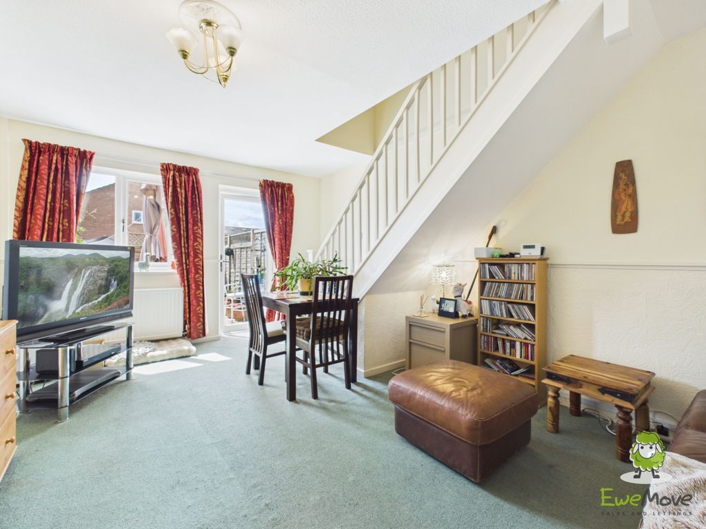 Property photo 3 of 12 Ewemove Estate Agents Basingstoke - Brookvale Clos