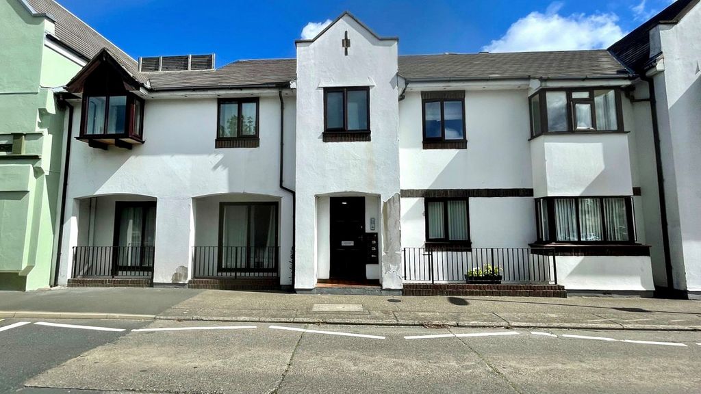 Property photo 1 of 8