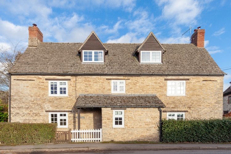 Property photo 1 of 10 214424