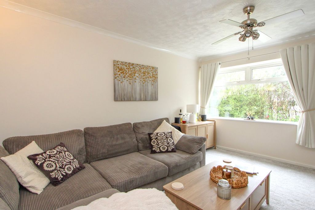 Property photo 2 of 23