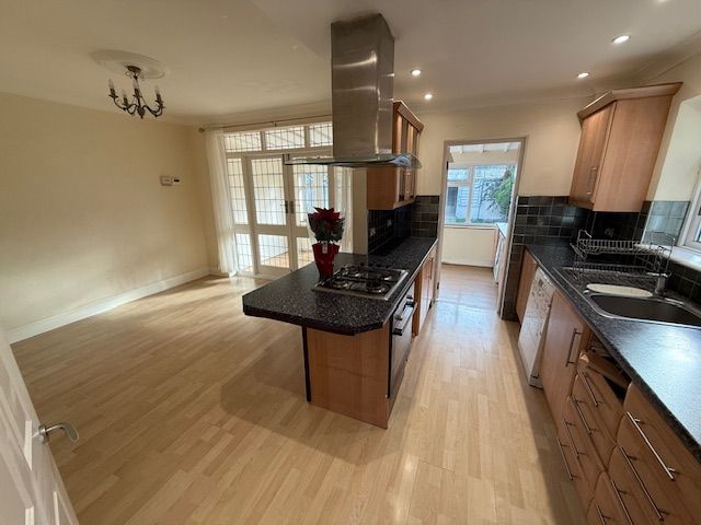 Property photo 3 of 9 Kitchen/Diner