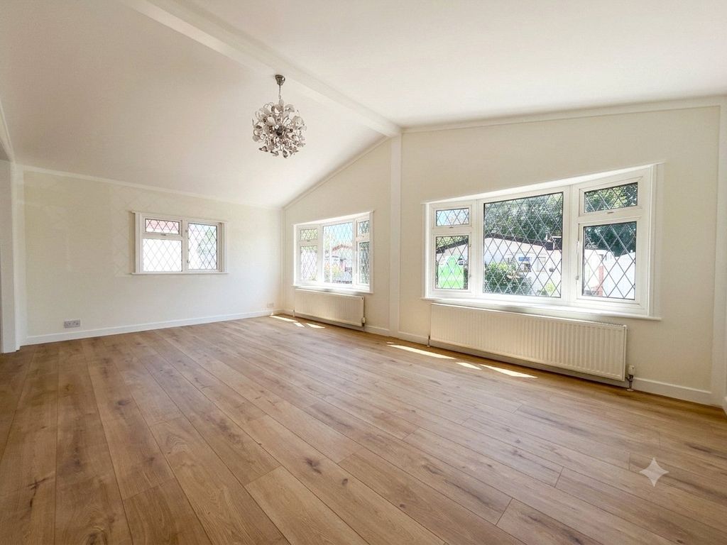 Property photo 3 of 16 Picture No. 05