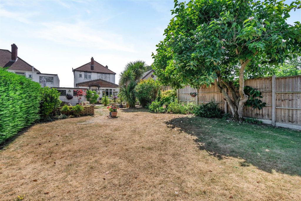 Property photo 1 of 16 8698866-Exterior07.Jpg