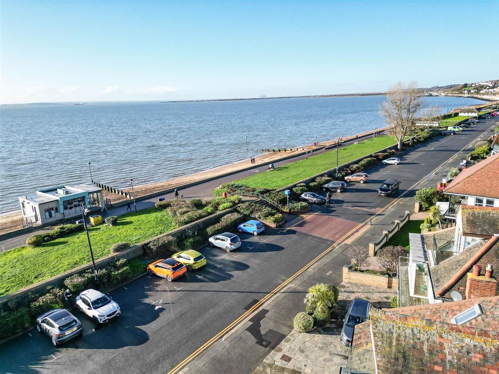 Property photo 3 of 28 Seaviews