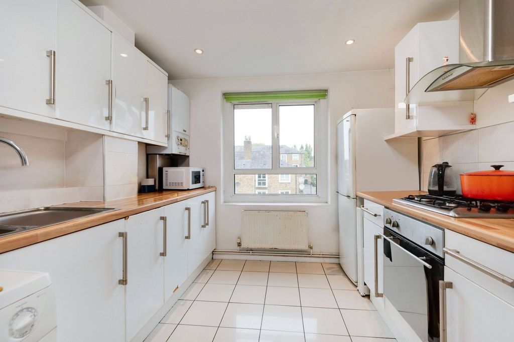 Property photo 3 of 6 Picture No. 06