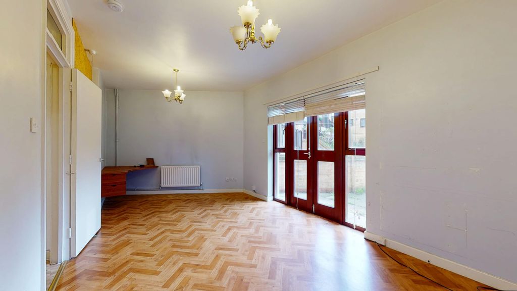 Property photo 3 of 18 Flat 21, Farrier Street, Camden, London, Nw1 8Pj