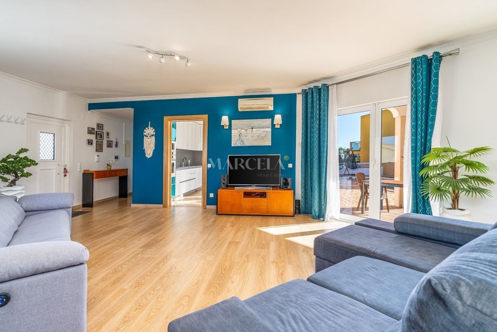 Property photo 2 of 52