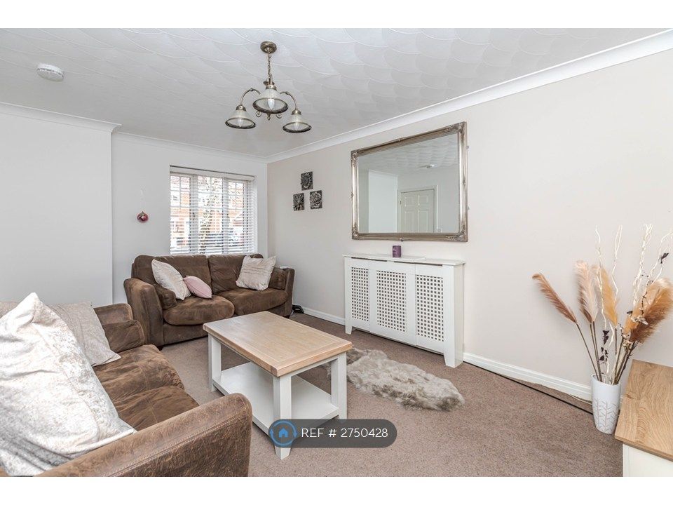 Property photo 2 of 15 Lounge