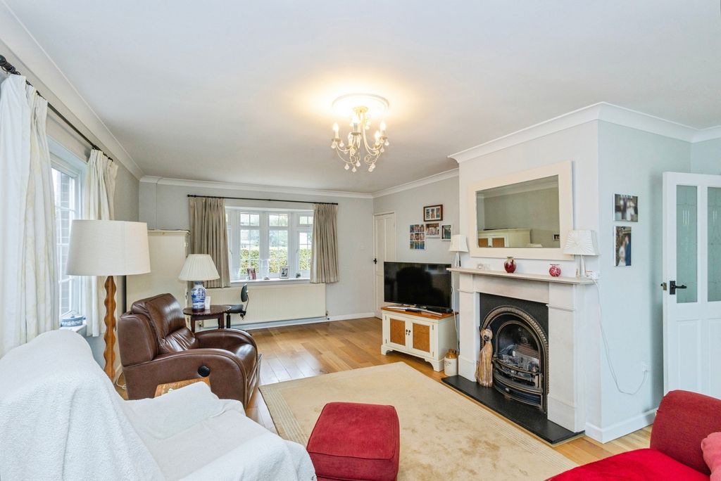Property photo 2 of 21 Pbox-Img.Jpg