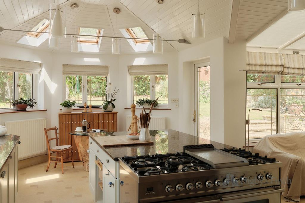 Property photo 3 of 31 11.Png