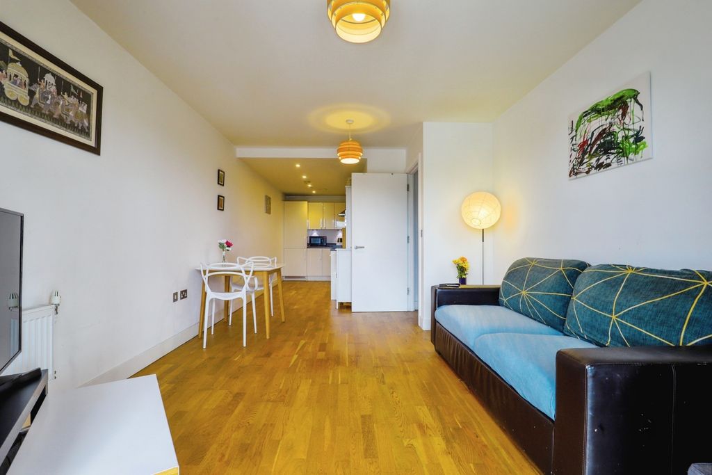 Property photo 3 of 16 Pbox-Img.Jpg