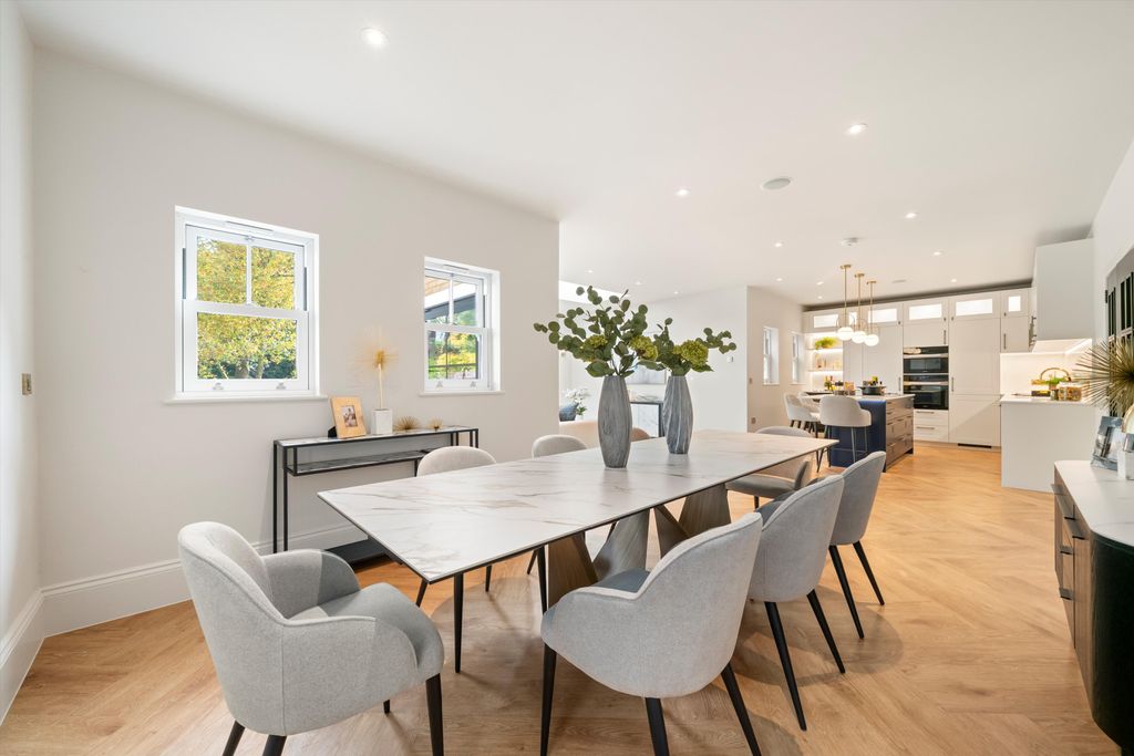 Property photo 2 of 26 Image