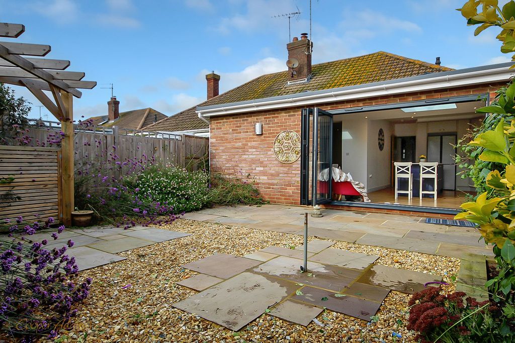 Property photo 3 of 13 Garden