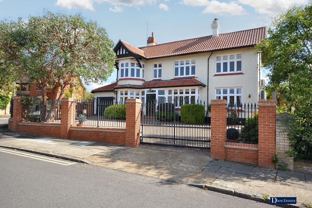 Property photo 1 of 13