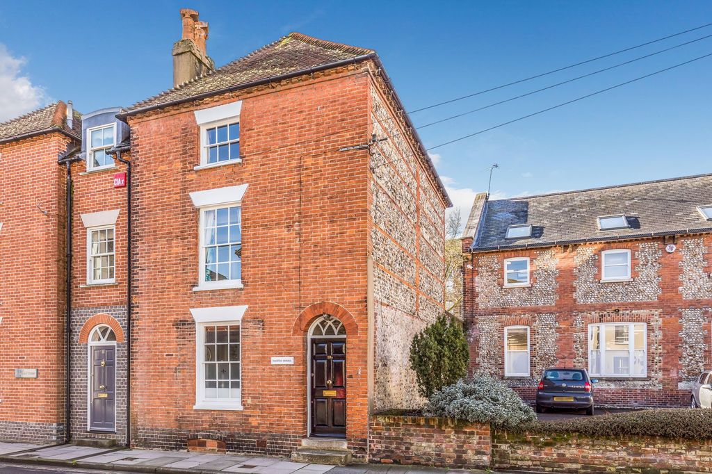 Property photo 1 of 13