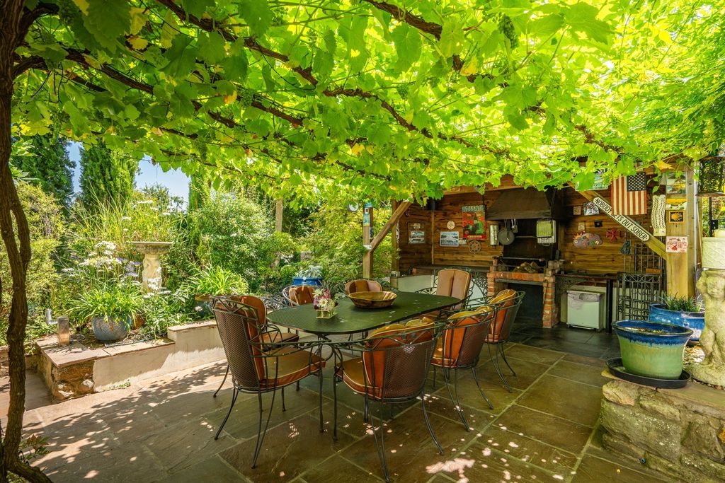 Property photo 2 of 56
