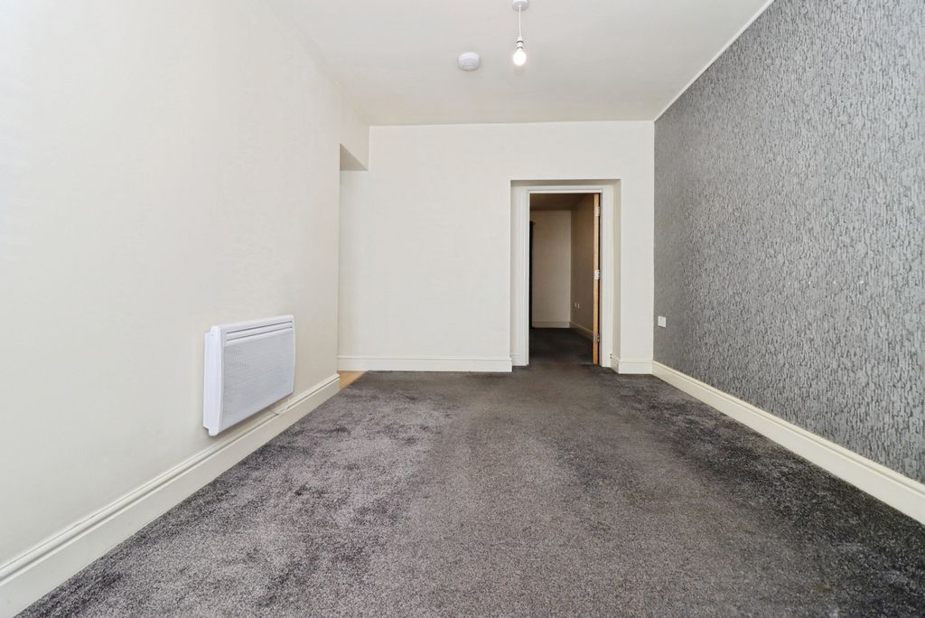 Property photo 3 of 12 Pbox-Img.Jpg