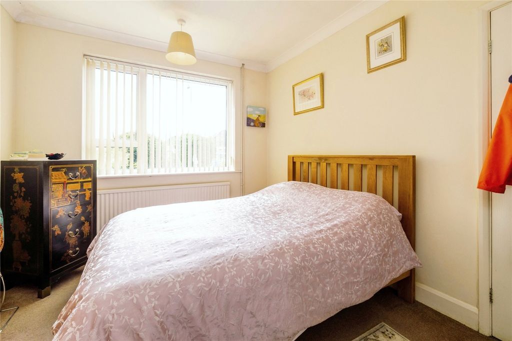 Property photo 2 of 8 Bedroom 2