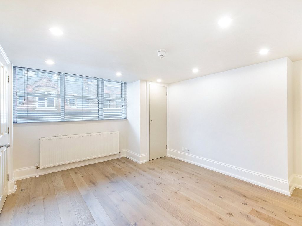 Property photo 1 of 9 Gerrard Street