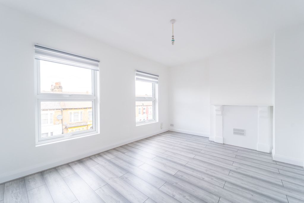 Property photo 1 of 10 Mba07662