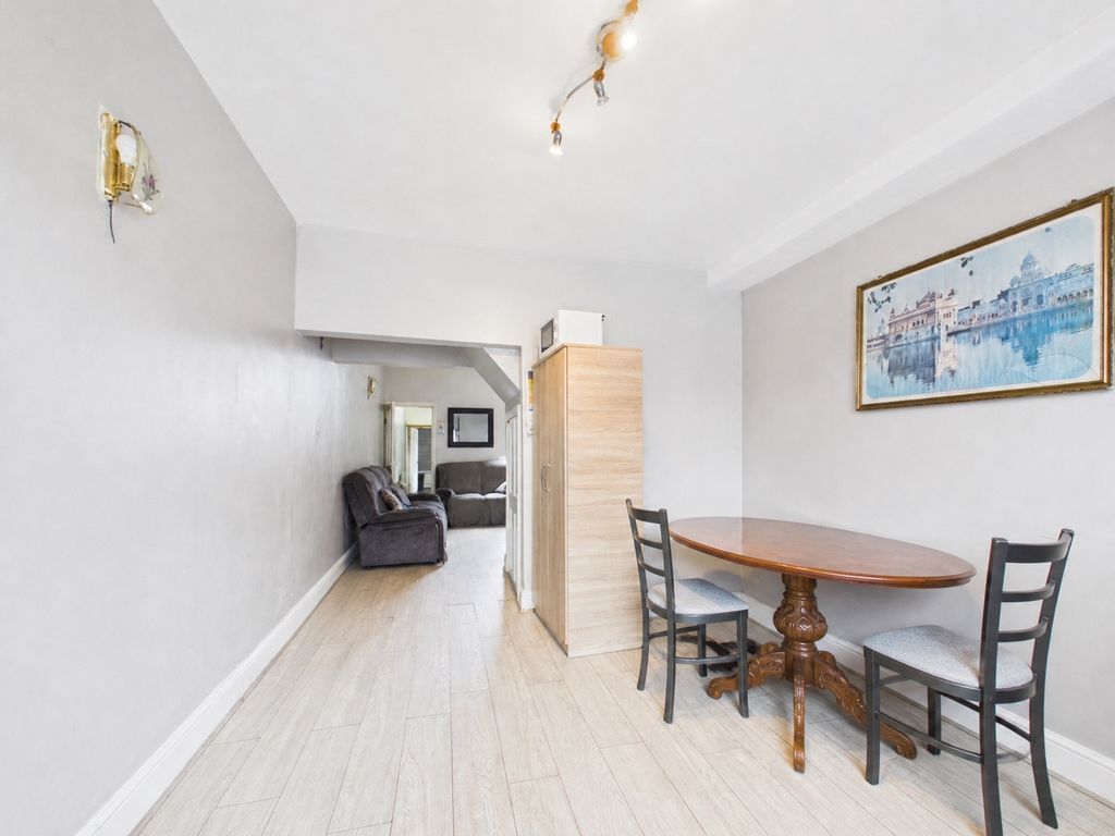 Property photo 3 of 32