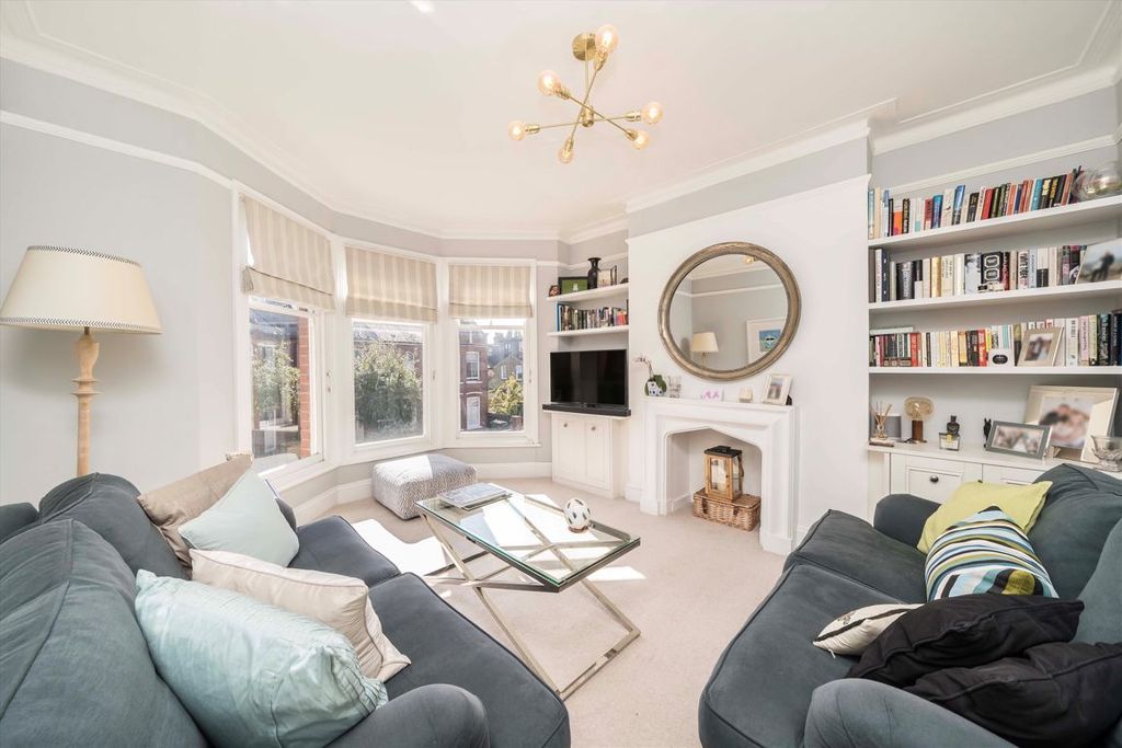 Property photo 2 of 11