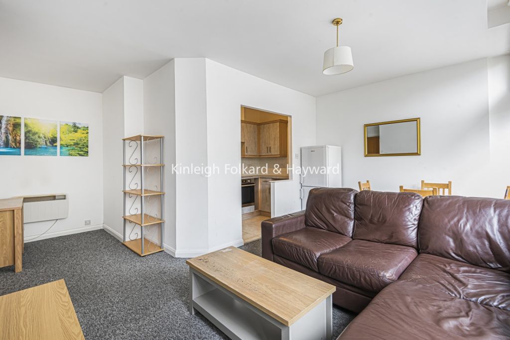Property photo 3 of 12 B7c9Ca2E-2F65-4F3F-A