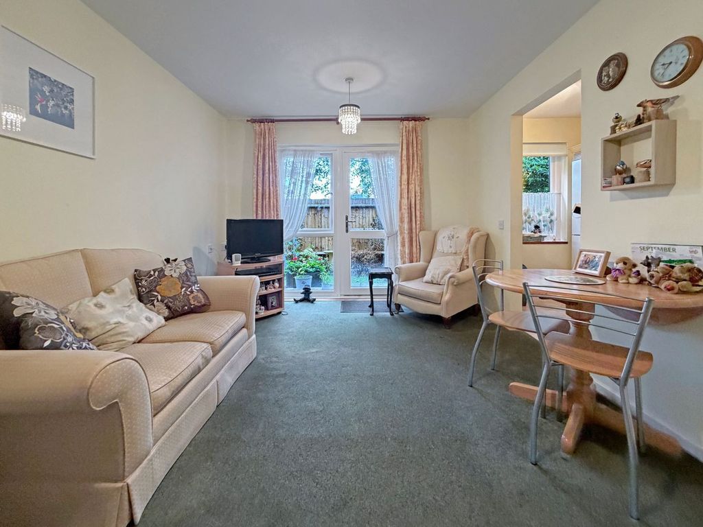 Property photo 2 of 8