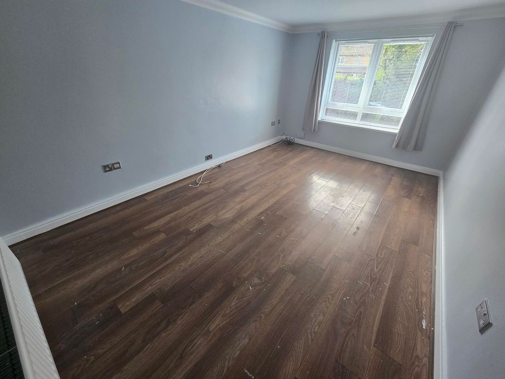 Property photo 2 of 9 Living Room