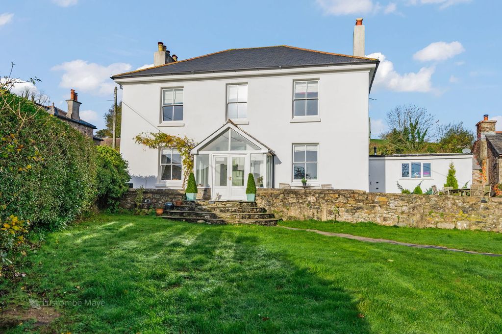 Property photo 1 of 35