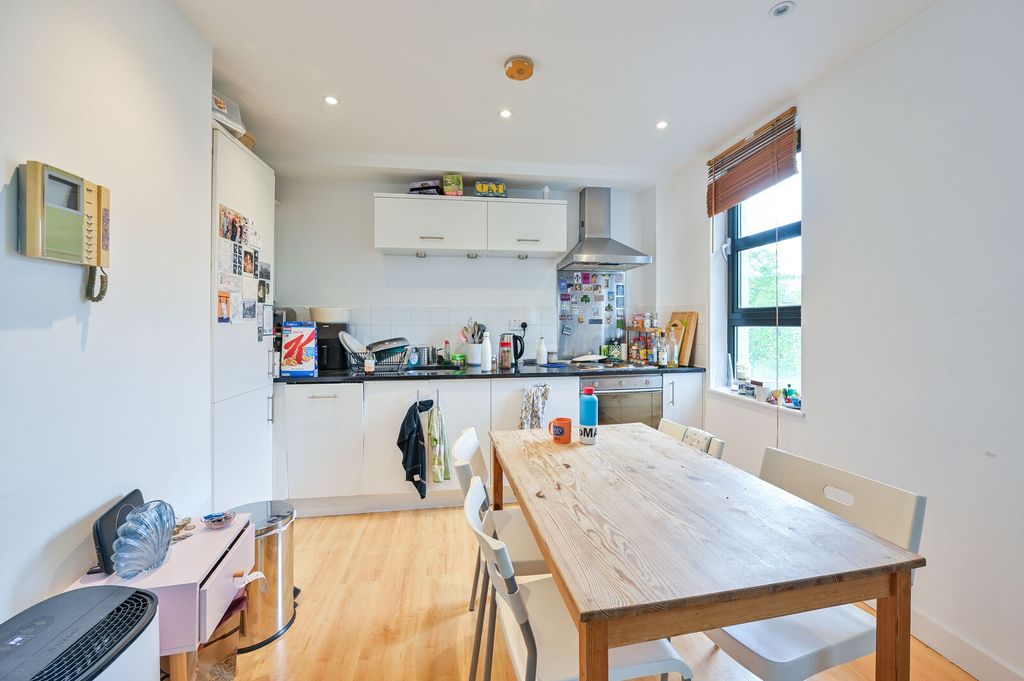 Property photo 3 of 7
