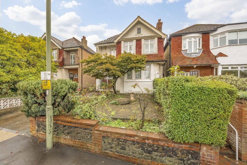 Property photo 1 of 10