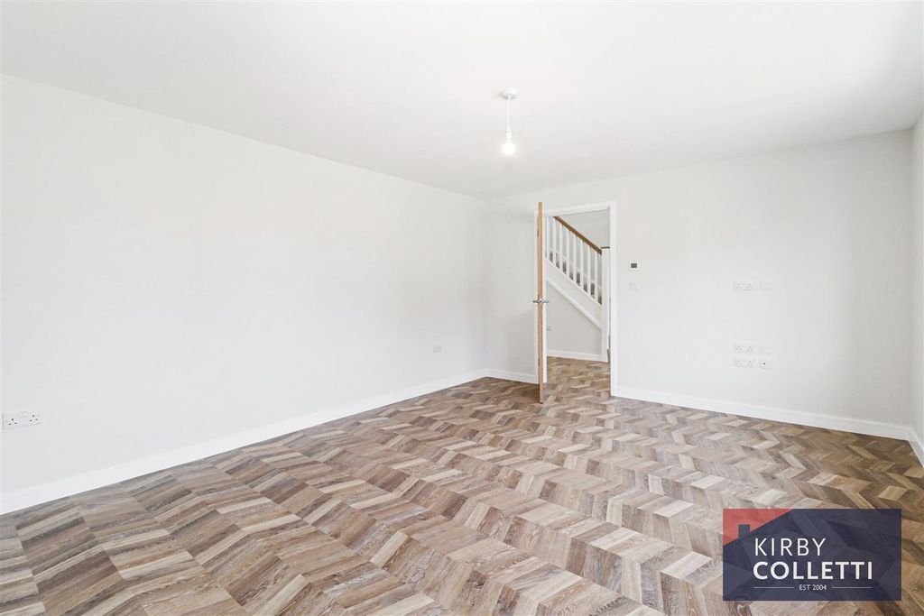 Property photo 3 of 22