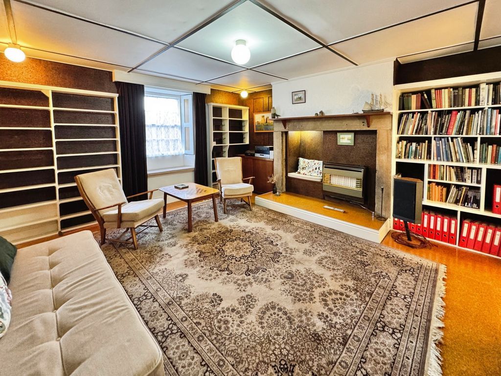 Property photo 3 of 17 Photo 12