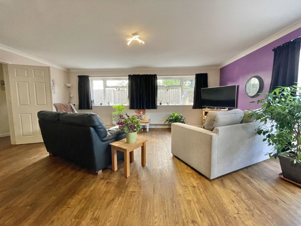 Property photo 3 of 31