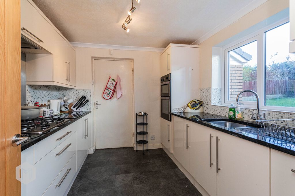 Property photo 3 of 25 Picture No. 10