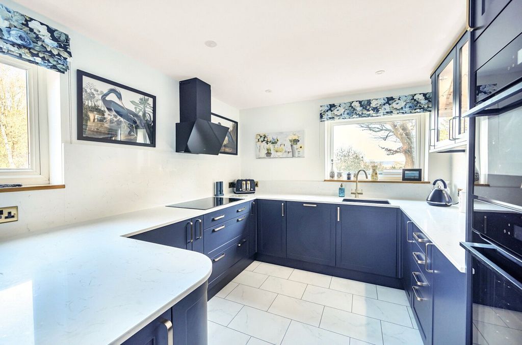 Property photo 3 of 20 Picture No. 24