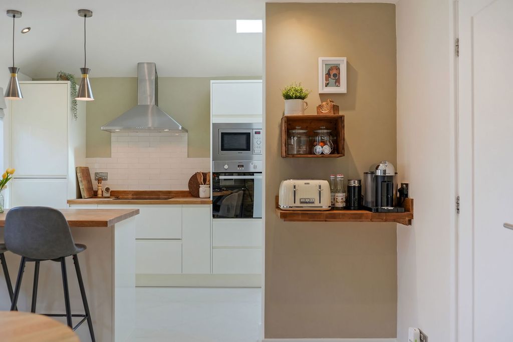 Property photo 3 of 26