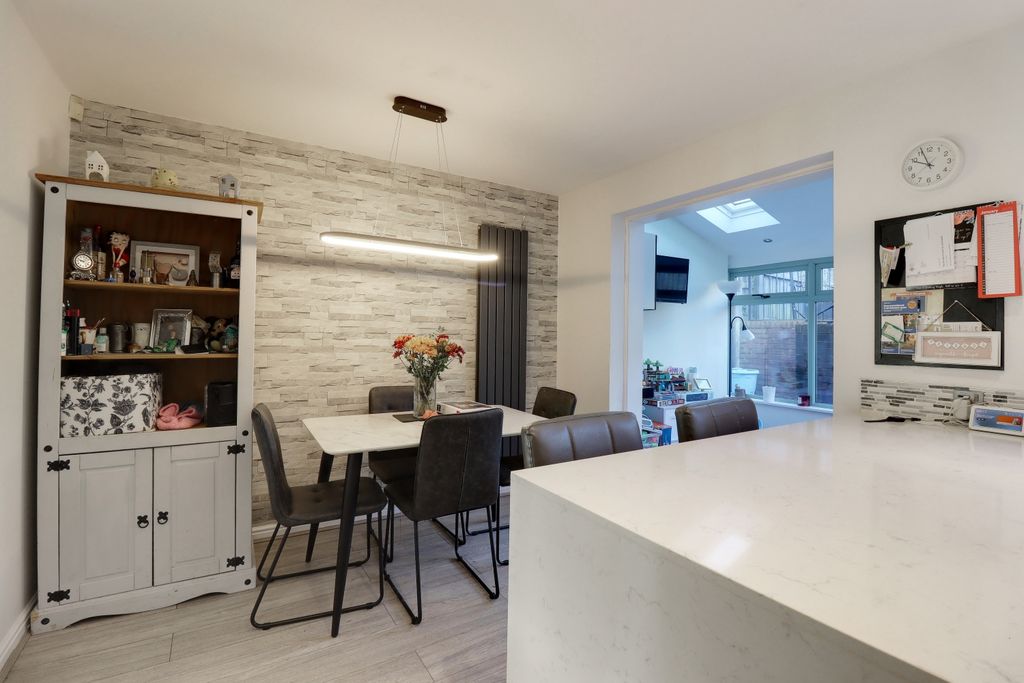 Property photo 3 of 15 Kitchen Diner