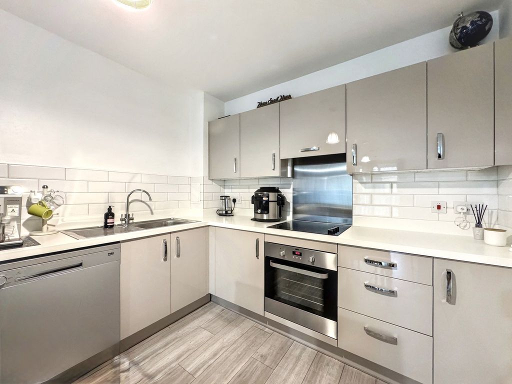 Property photo 2 of 13 Kitchen