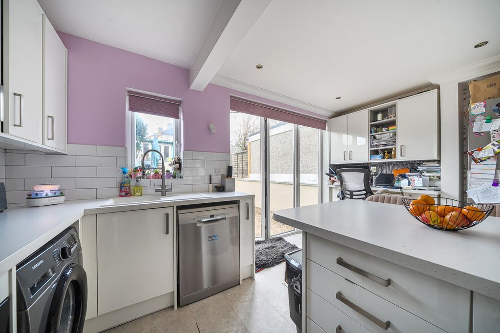 Property photo 3 of 16 Kitchen