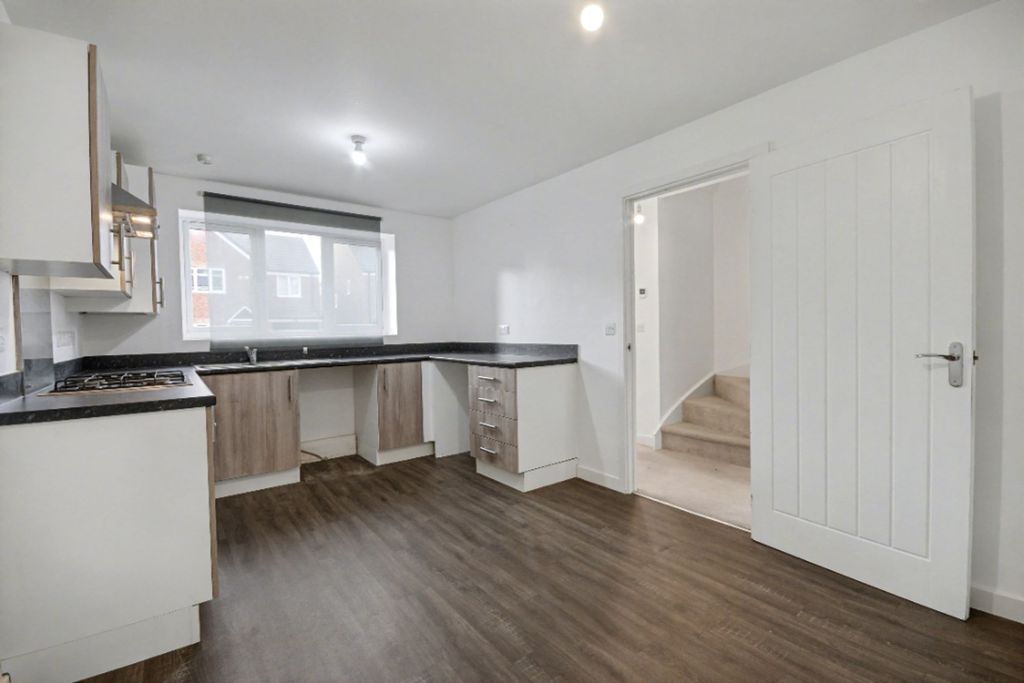 Property photo 3 of 21 Kitchen / Diner