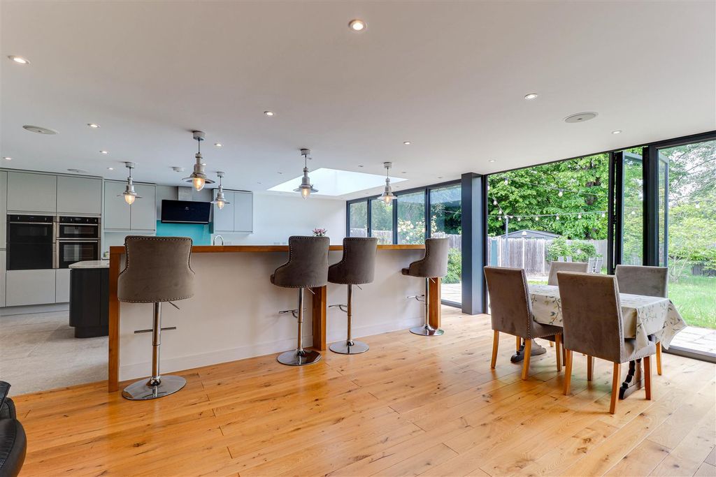 Property photo 3 of 24 17.Jpg
