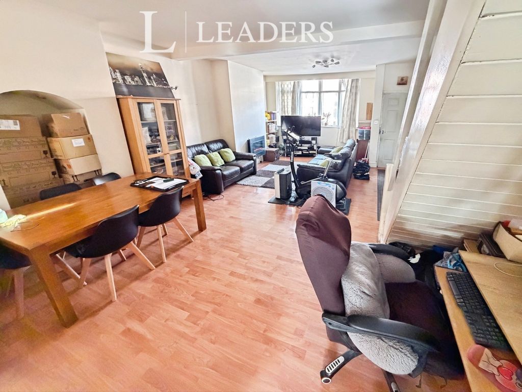 Property photo 3 of 21 Pbox-Img.Jpg