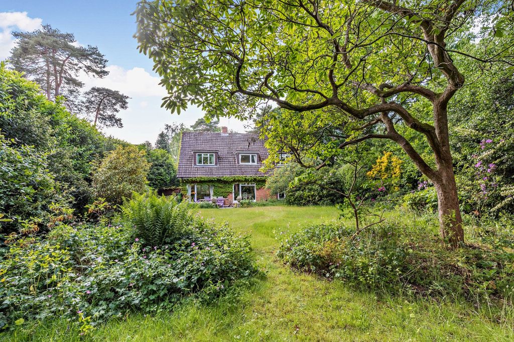 Property photo 2 of 19 Rear Gardens
