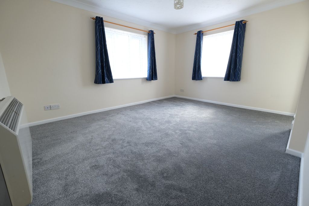 Property photo 2 of 12 Studio Room