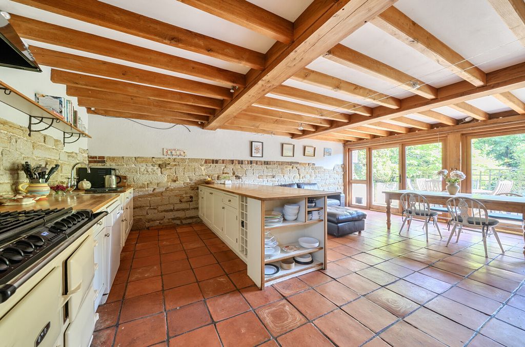 Property photo 3 of 23 1479383-9-6A35720...