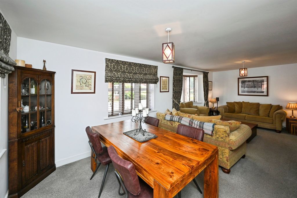 Property photo 3 of 20