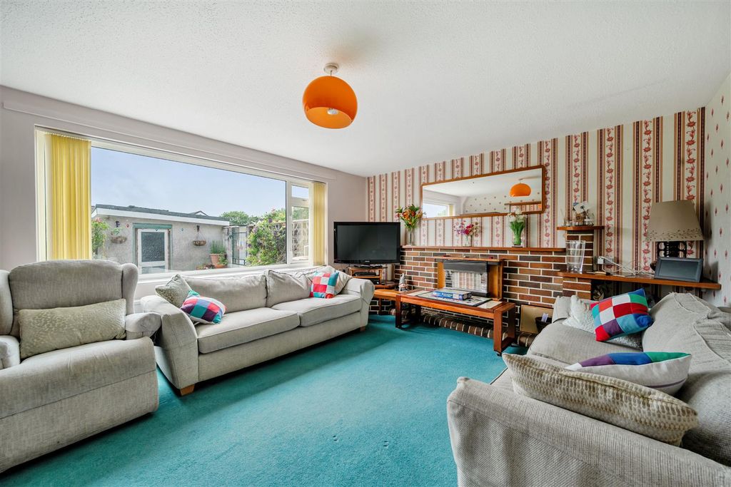 Property photo 3 of 25 Buddle Sitting Room.Jpg