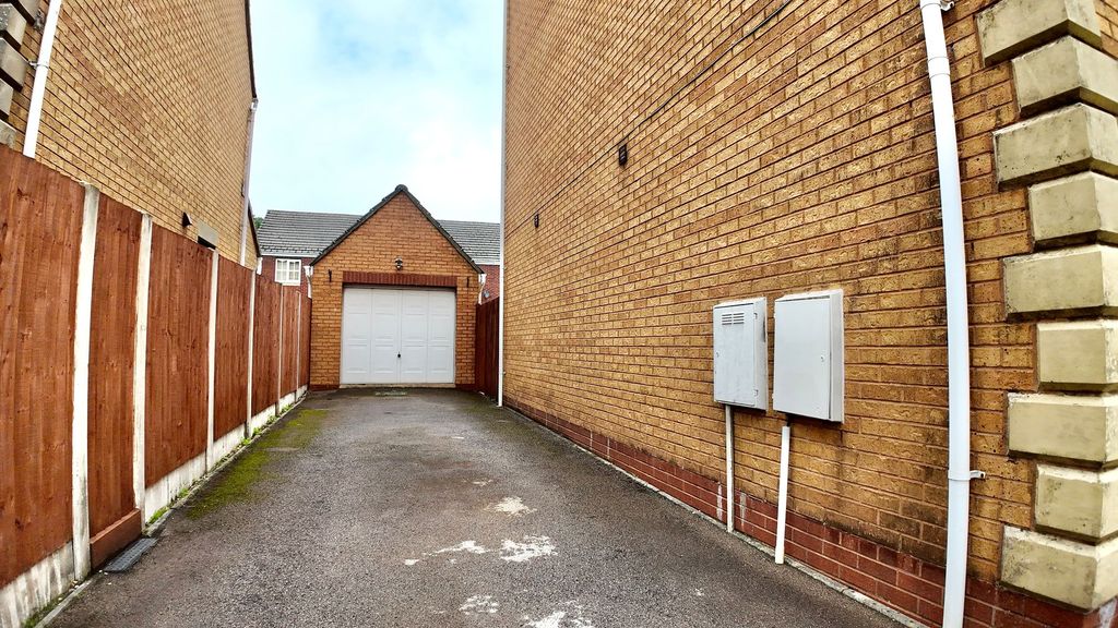 Property photo 2 of 30